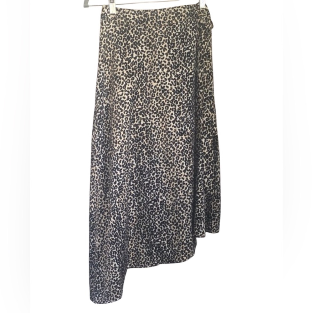 Nine West leopard print asymmetrical skirt w/elastic waist,zip & tie Size Small